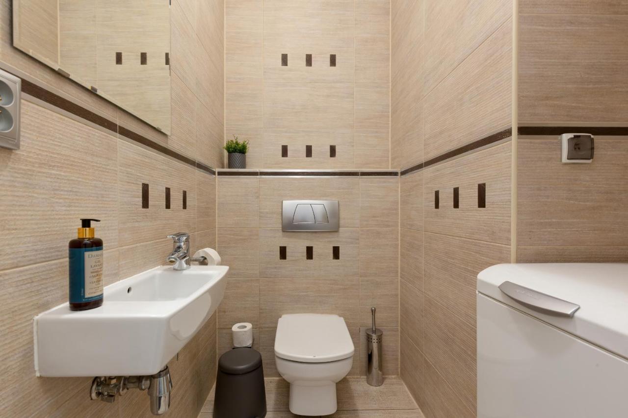 Residence on Wspólna Str. Apartment Warsaw by Renters Exterior foto